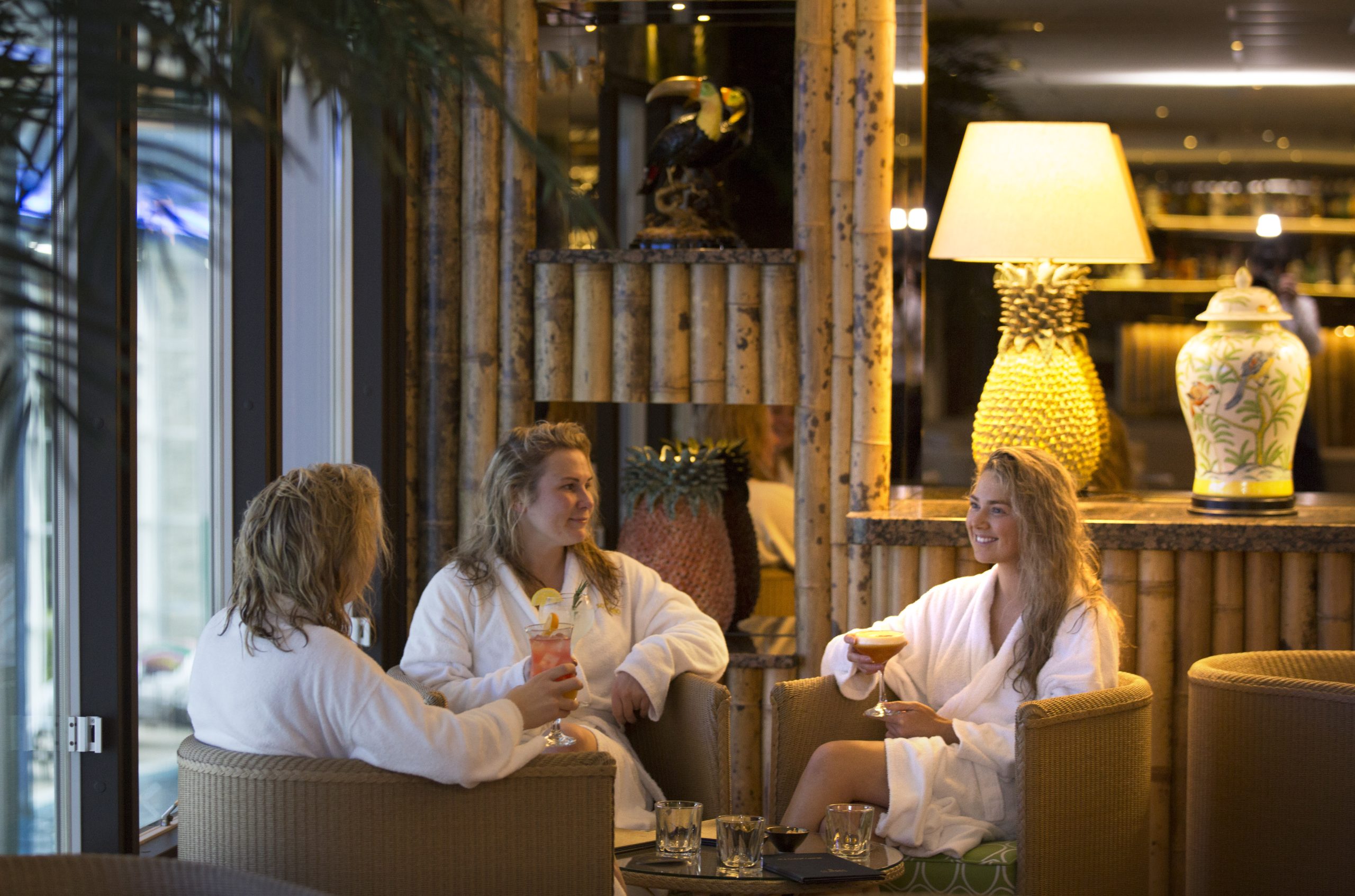 Cocktail Lounge